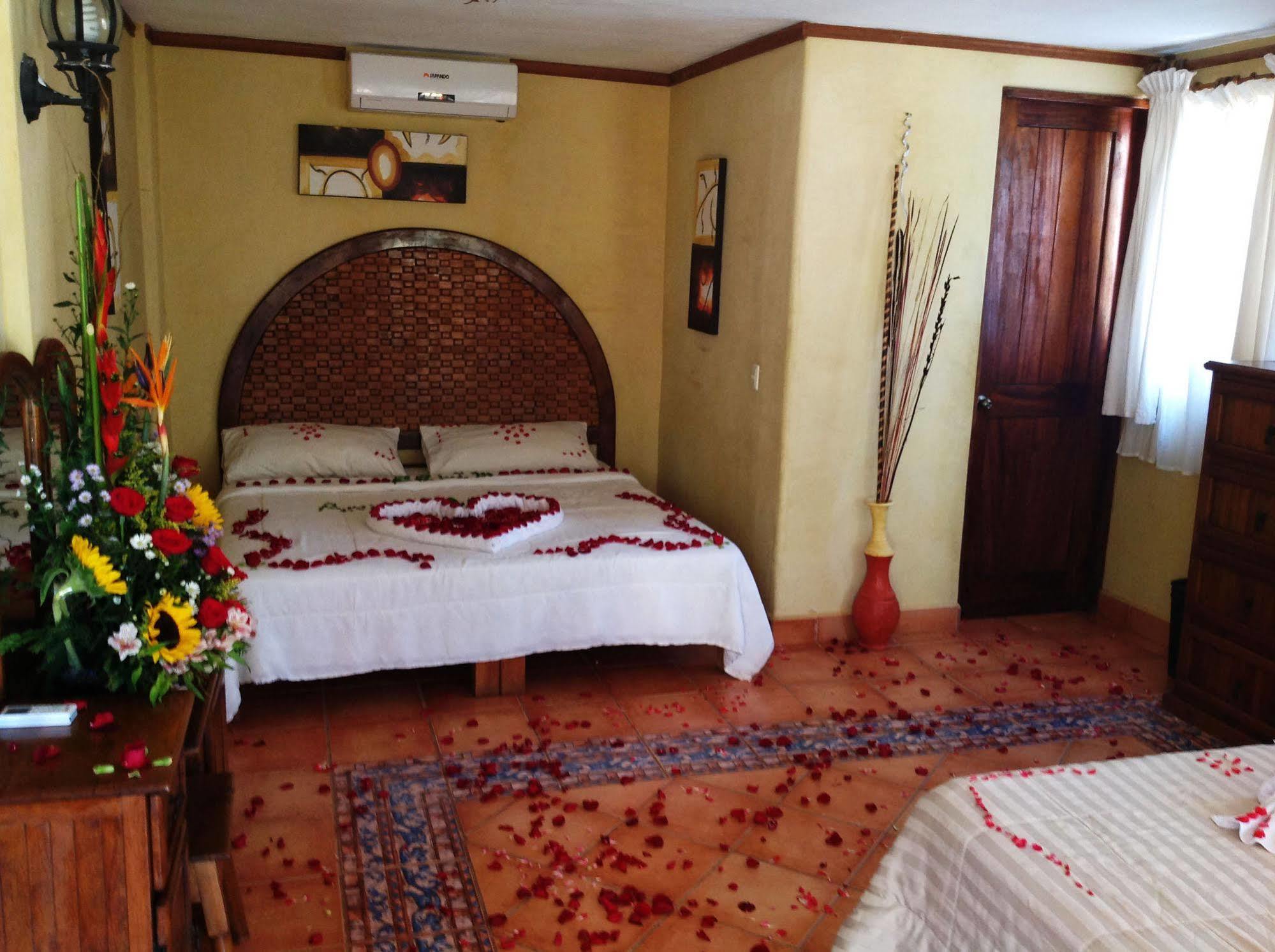 טרונקונס Tronco Bay Inn Resort מראה חיצוני תמונה