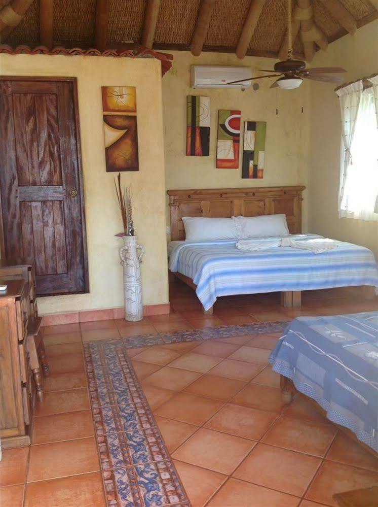 טרונקונס Tronco Bay Inn Resort מראה חיצוני תמונה